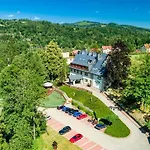 Feriested Centrum Hill Business & 3*