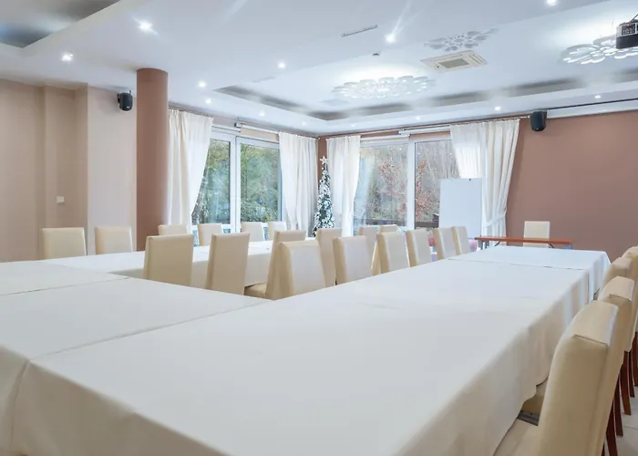 Centrum Hill Business &